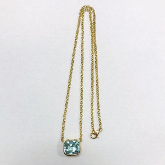 Aquamarine pendant